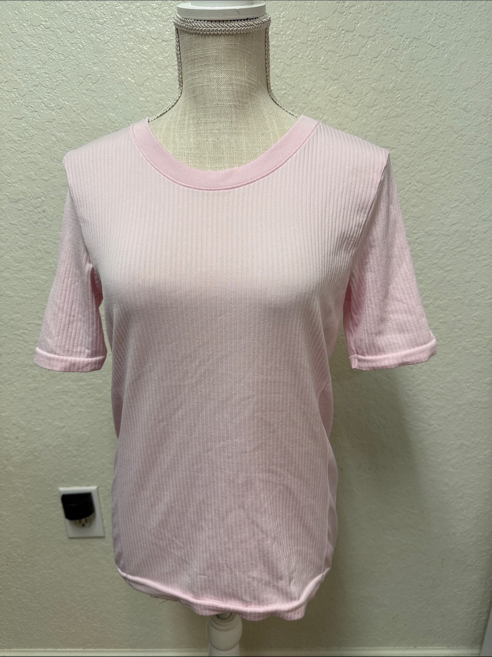 ATHLETA Light Pink Ribbed Short Sleeve Tee Size Medium